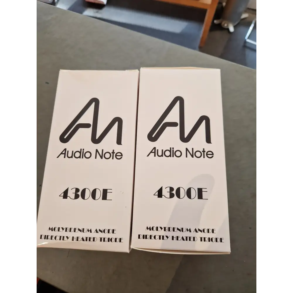 Zwei weiße AUDIO NOTE 4300E Molybdenum Anoden Röhren im Set, originalen We Typen
