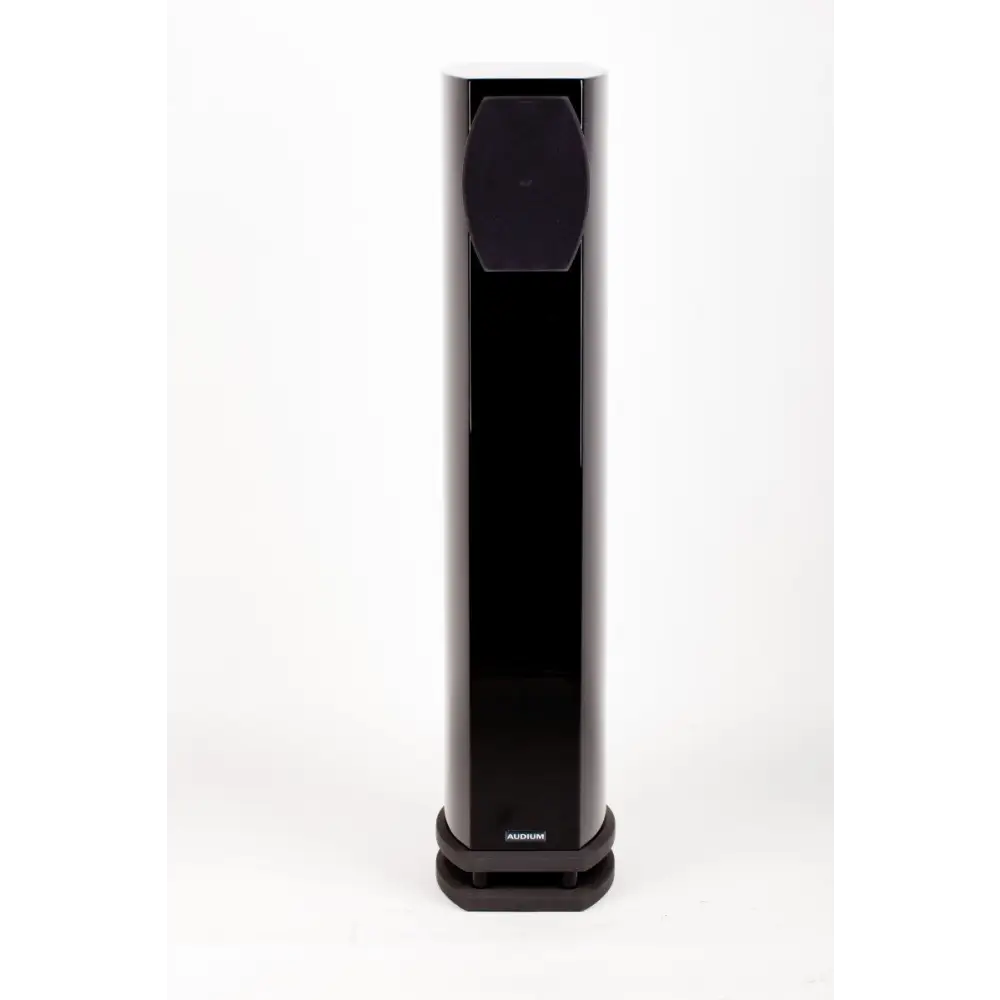 Audium COMP 7 Drive Demo mit integriertem aktiven Subwoofer und glänzend schwarzem Gehäuse