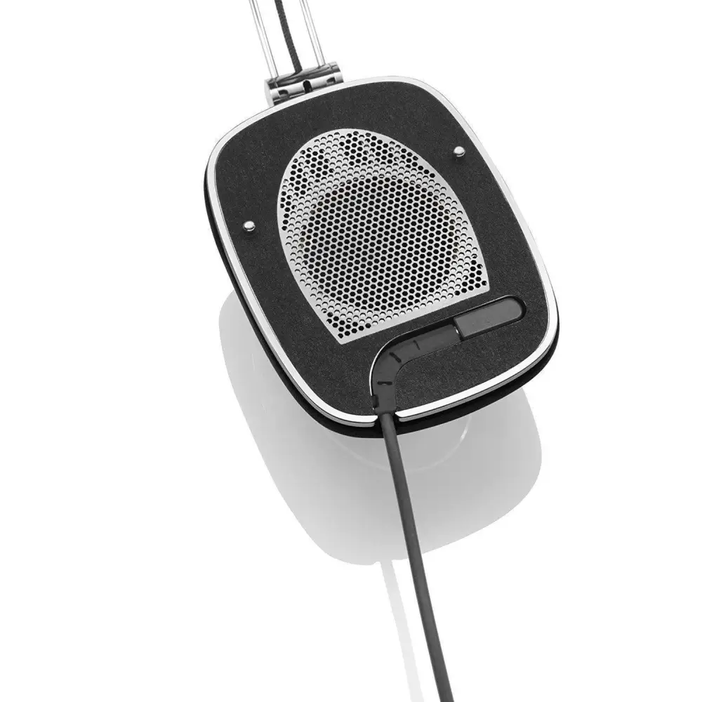 Black und silberne Over-Ear Kopfhörer mit abnehmbarem Kabel für traumhaften Klang