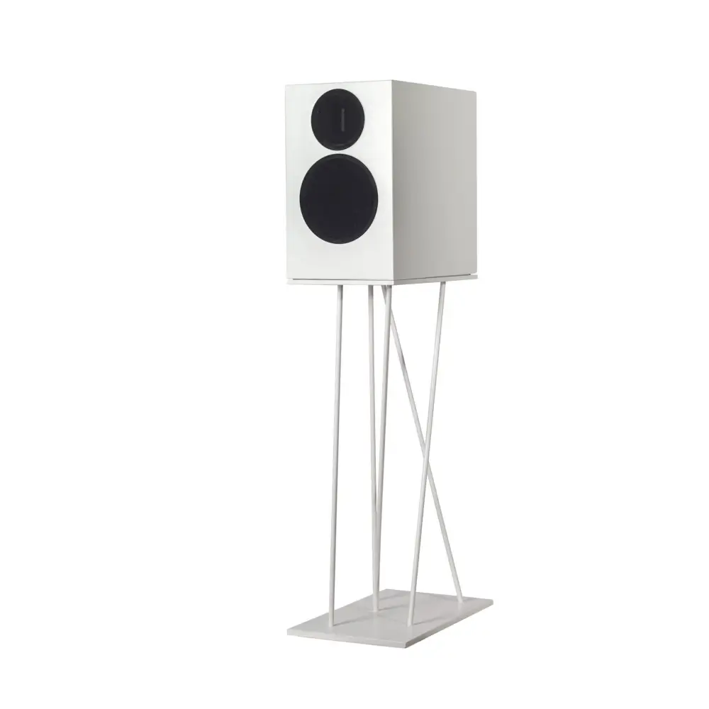 Weiße Zweiweg-Lautsprecher auf minimalistischem Ständer, DoAcoustics 201 Wood, Italien Hochwertiger Klangtipp