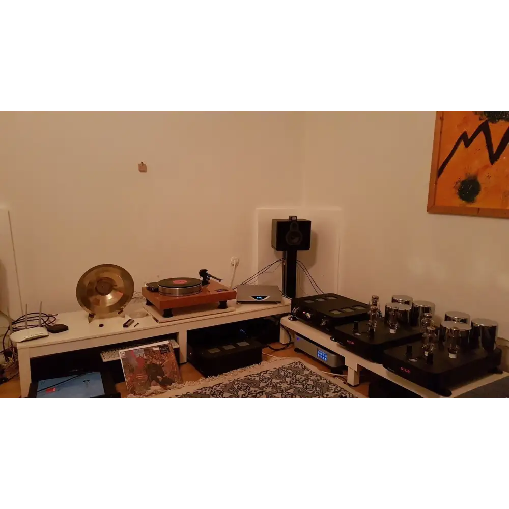 Tollen Photos verschiedener Kundenanlagen mit Heim-Audiosystem, Turntable und Verstärker