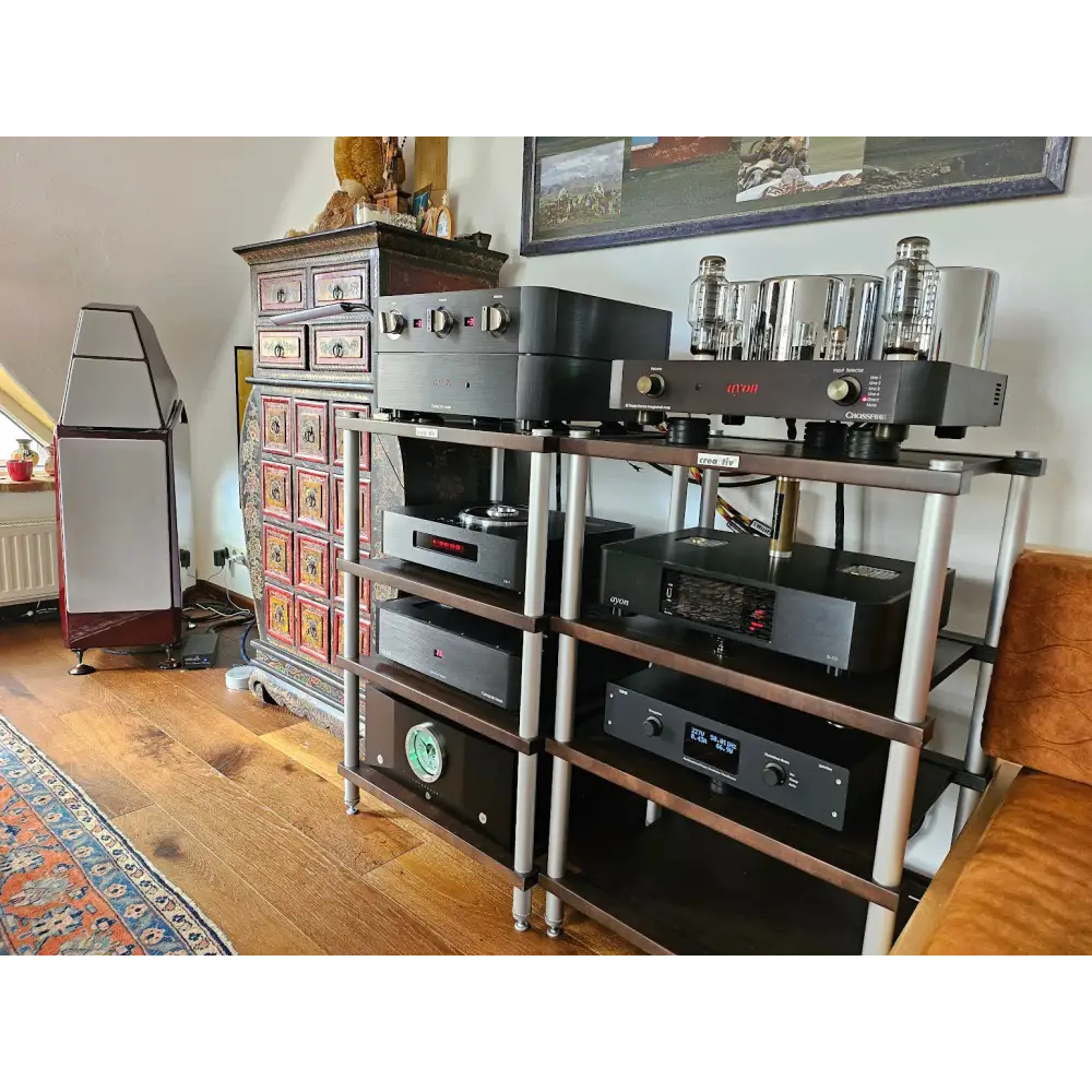 Hochwertiges High-Fidelity-Audiosystem mit Röhrenverstärker, tolle Fotos verschiedener Kundenanlagen