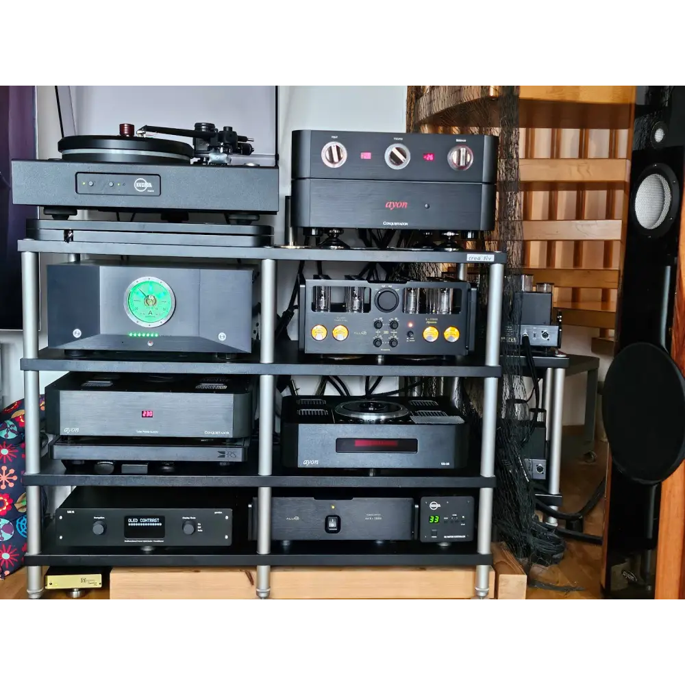 Hochwertiges Multi-Tier Audio Rack mit High-Fidelity Komponenten, tollen photos verschiedener Kundenanlagen
