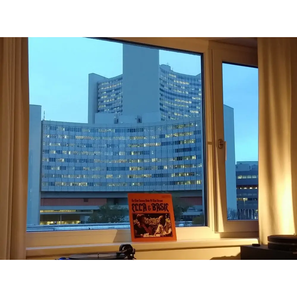 Orange Vinylalbum Klangbilder Ausstellung 2014 Hifiteam bei Wien Hotel Kaiserwasser