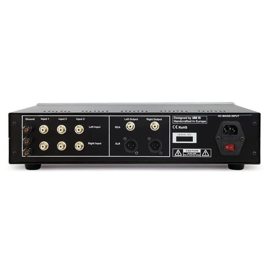 Schwarzer High-End Audio HTE HifiTeam Edition Vorverstärker mit RCA und XLR Eingängen