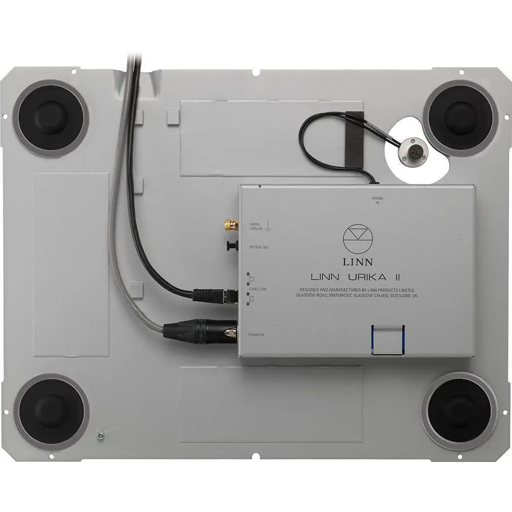 Unterseite des Linn Urika 2 mit integriertem Phono-Stage und RIAA-Kurve