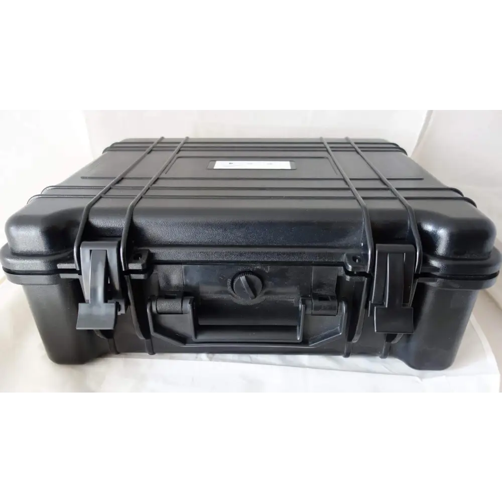 Sehen Sie Fotos der MOLA MOLA Kaluga Monoblöcke mit schwarzer Hartschalen-Transportbox