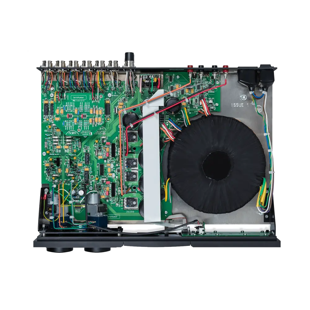 Offene Naim Supernait 3 Vollverstärker mit internen Schaltkreisen, ideal für besten Klang