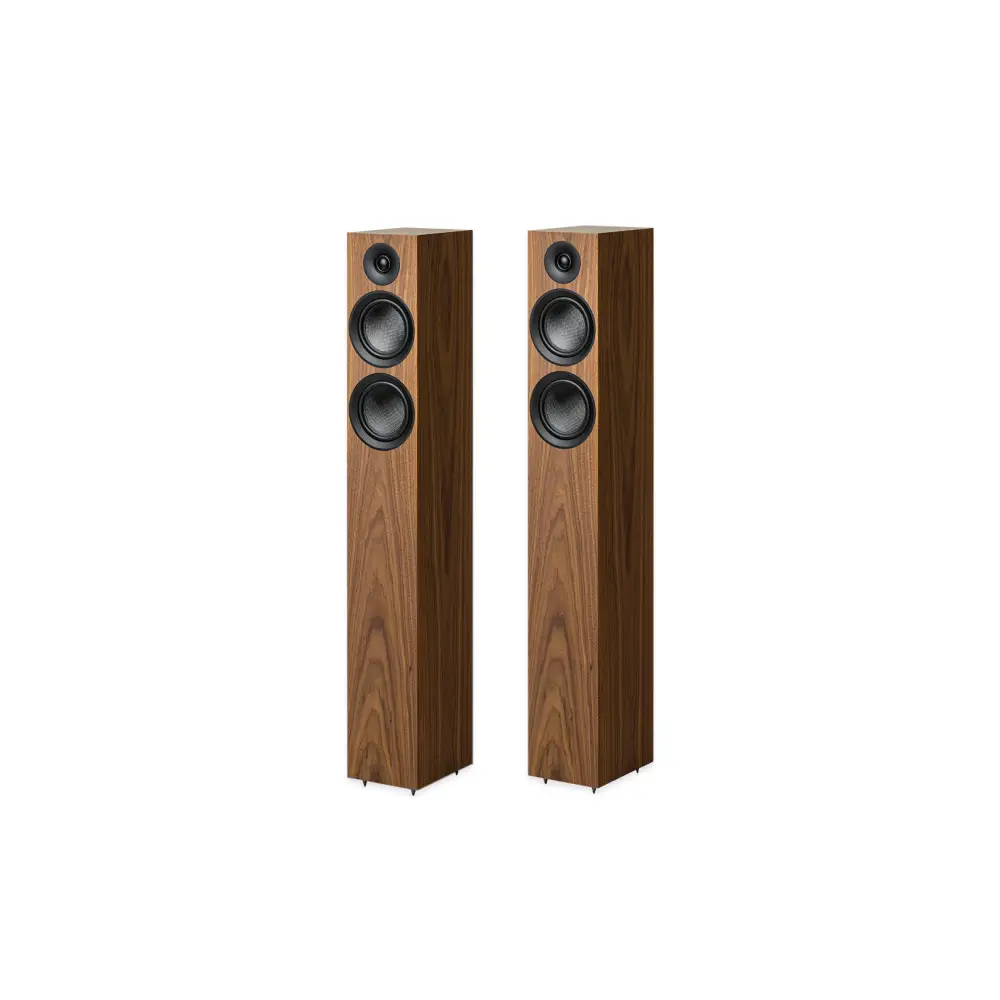 Paar große standlautsprecher pro-ject speaker box 12 e carbon in nussbaum mit drei schwarzen treibern und fairaudio’s favourite award
