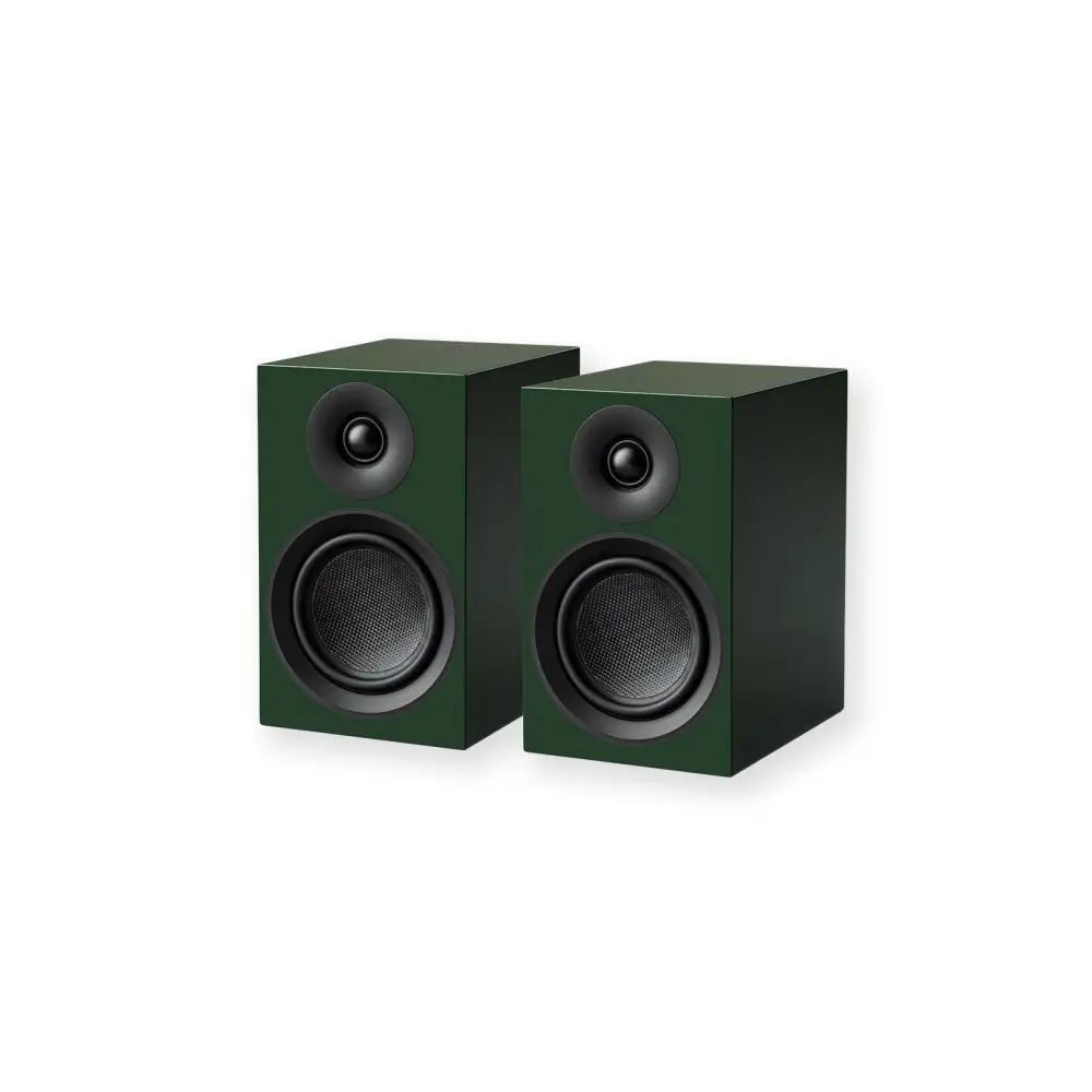 Paar matte forestgrüne würfel-shaped pro-ject speaker box 5 e carbon lautsprecher mit kräftiger bass und präziser bühnenabbildung