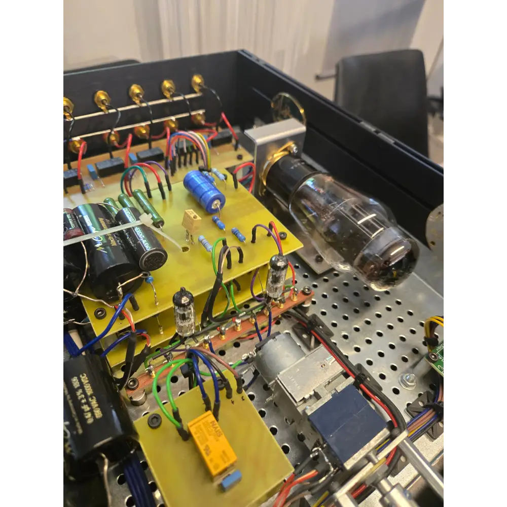 Offene Röhrenvorstufe Othello Line mit hochwertiger highend schaltung und ayon audio