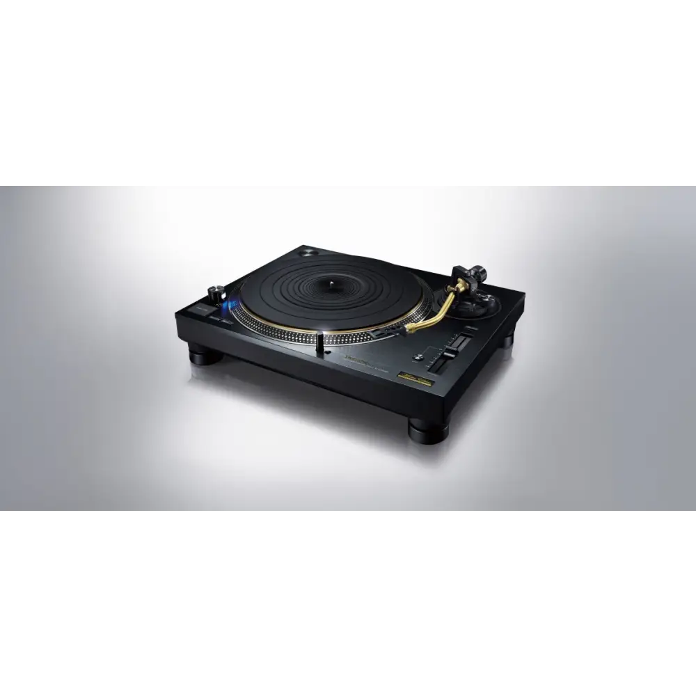 Schwarzer technics sl-1210gme turntable mit goldfarbenem tonarm und keramikheadshell aus der serie sl-1200