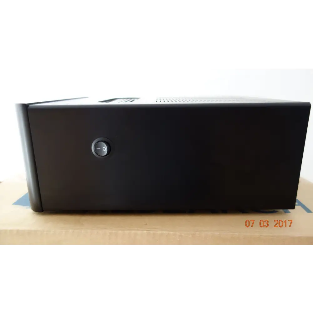 Schwarzer Unison Research SH Kopfhörerverstärker mit Power-Button, Entwicklung bester Verstärker