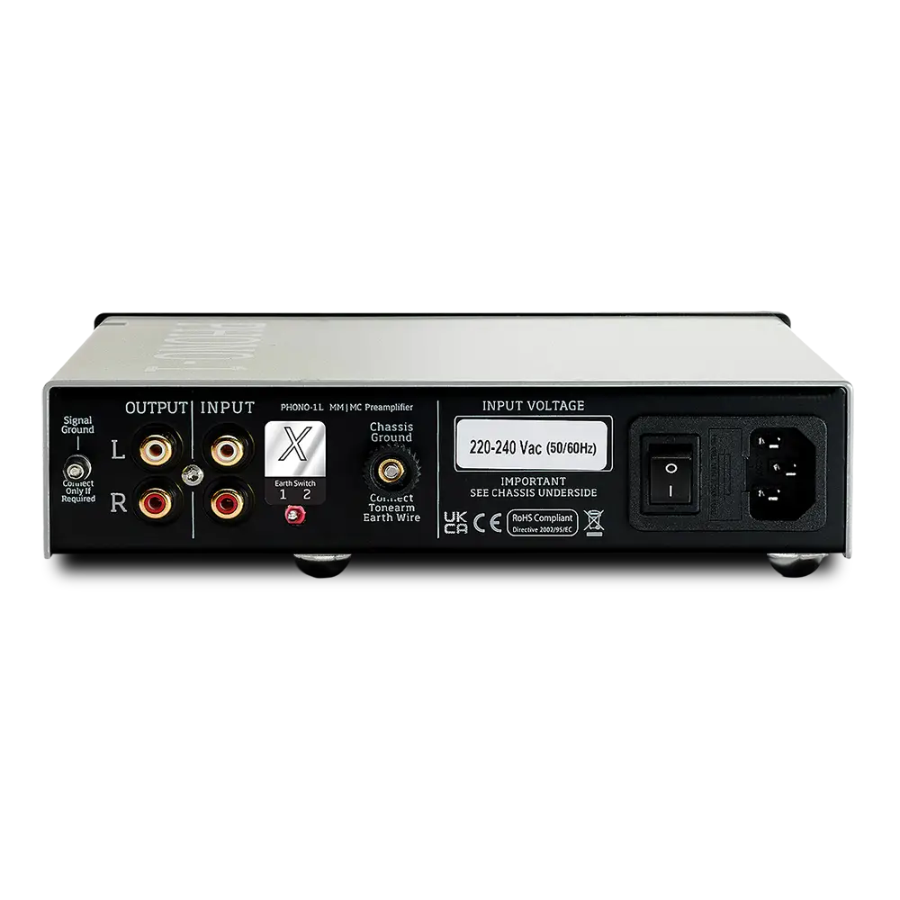 Backseite des schwarzen und silbernen vertere phono-1 lx mm mc phonovorverstärkers mit goldbeschichteten rca buchsen für highend hifi bester klang