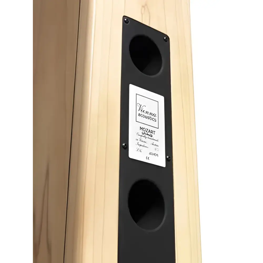 Holz-finish Standlautsprecher mit Rear Port und Typenschild für MOZART GRAND HIFI Stereoanlage