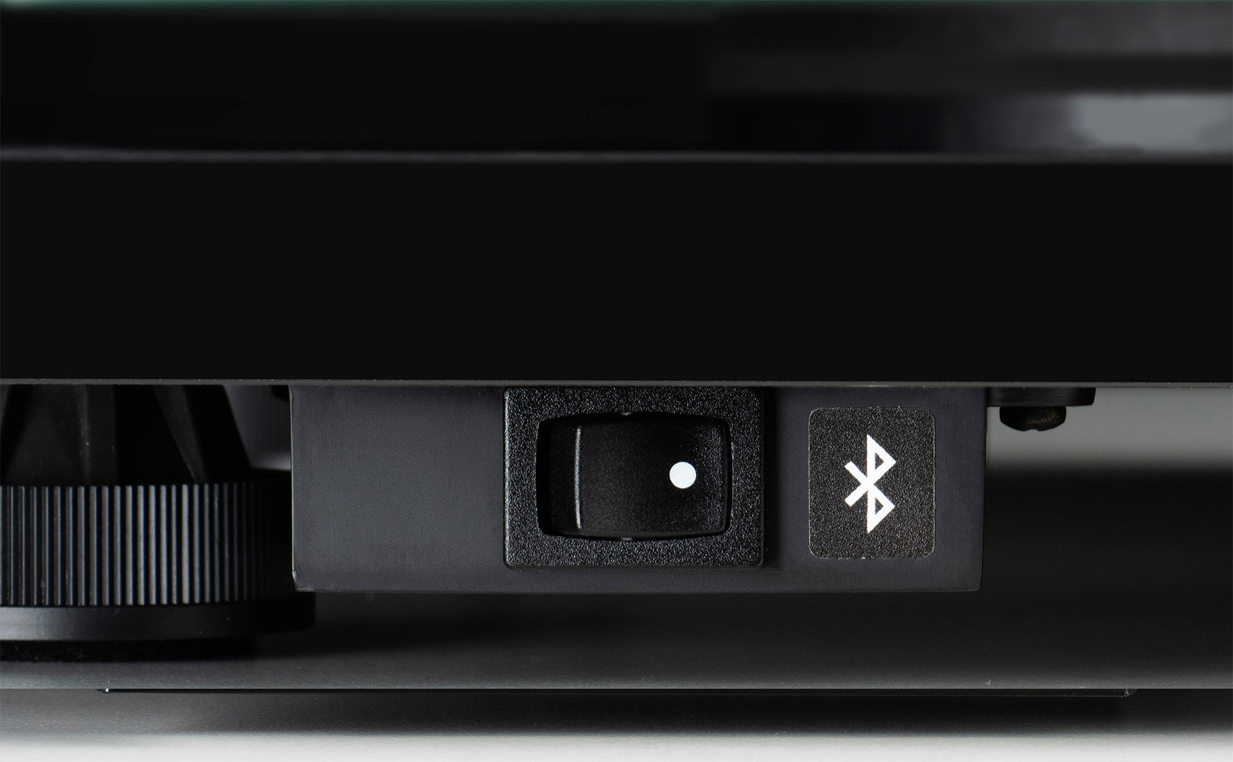 Bluetooth-Schalter am Pro-Ject T1 EVO BT