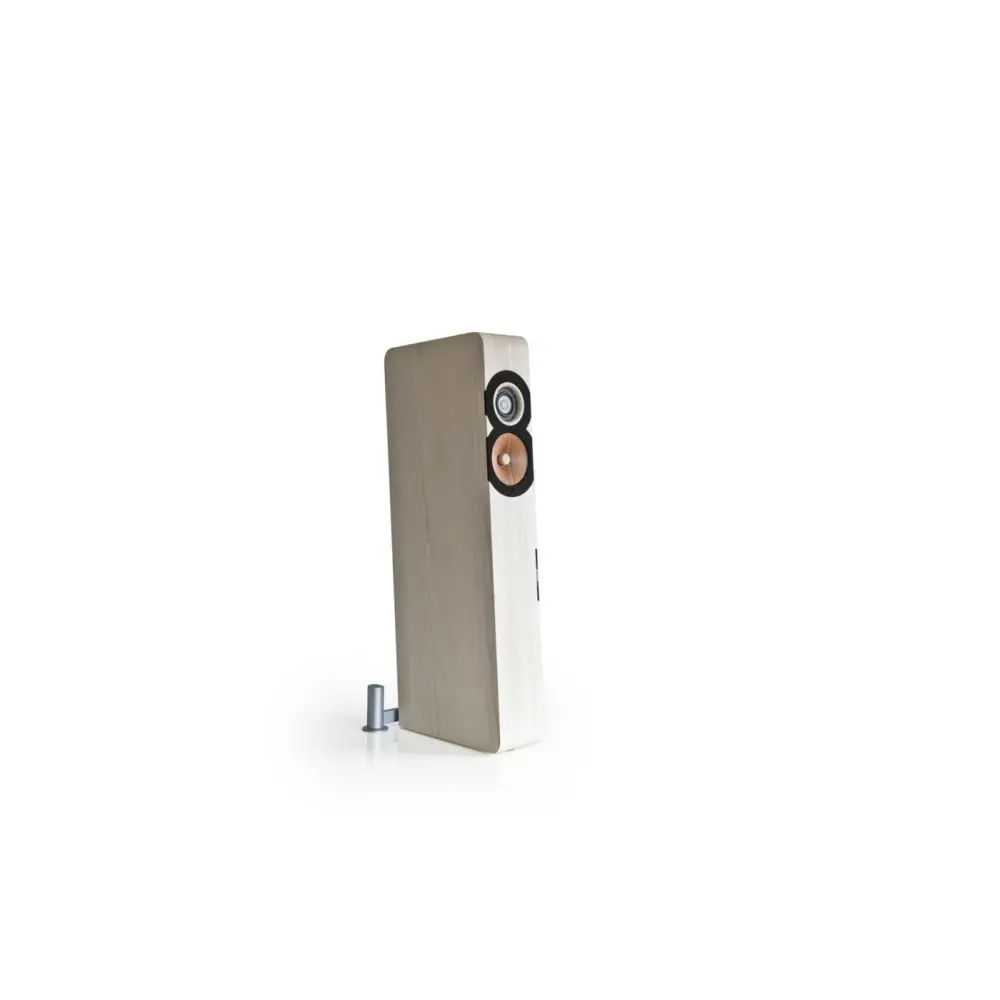Heller, schlanker Lautsprecher mit zwei Treibern und Passfilter im Boenicke Audio W11