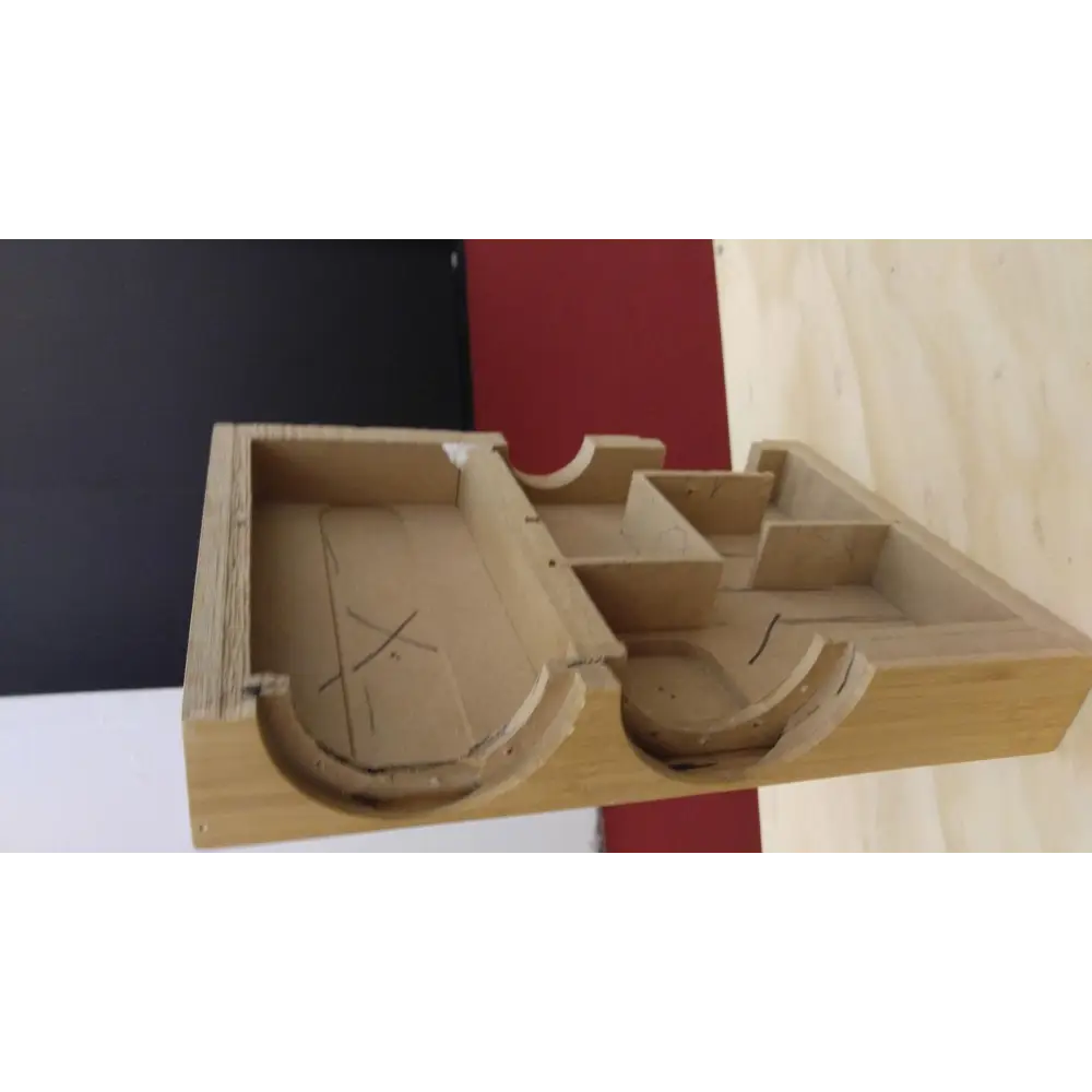 Cardboard-Prototyp für multifunktionale Aufbewahrungs- oder Präsentationseinheit bei Do Acoustics auf der HIGHEND München 2016, ideal für besten Klang und hochwertige Hifi Stereoanlage