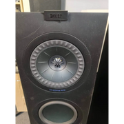Schwarzer KEF Q 750 Standlautsprecher mit Uni-Q Treiberarray, ohne optischen Schäden