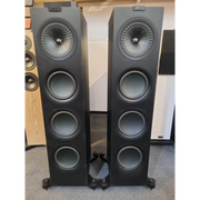 Black KEF Q 750 Standlautsprecher mit mehreren Treibern, ohne optischen Schäden, ideal für Ihre Hi-Fi-Anlage