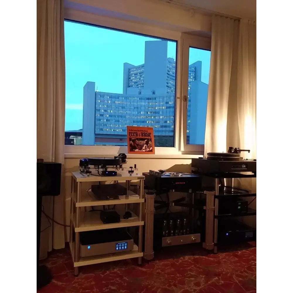 Hochwertige HiFi-Stereoanlage mit Turntables bei Klangbilder Ausstellung 2014 Wien Hotel Kaiserwasser