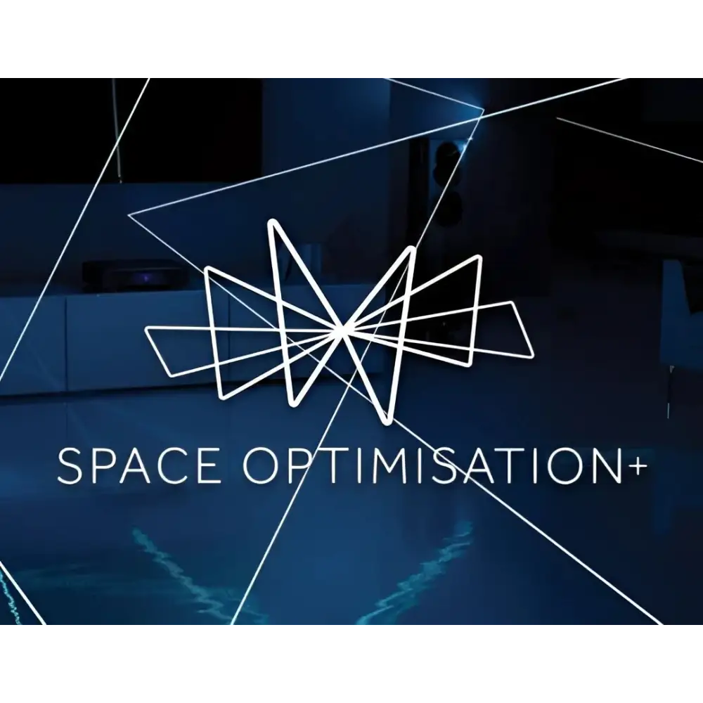 Alt-Text für Linn Akudorik Aktivlautsprecher weiss mit geometrischem Logo und SPACE OPTIMISATION+ auf dunklem Blau, katalyst wandlern eingebaut