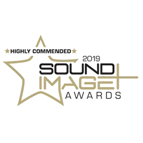 Logo des Highly Commended 2019 Sound Image Awards auf NAD T758V3i Surroundreceiver