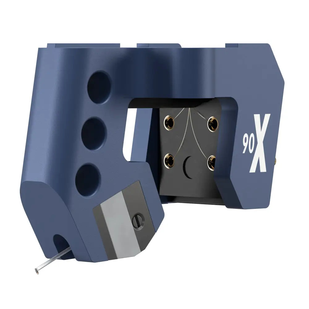 Blaues metallisches ortofon mc 90x tonabnehmersystem mit field stabilizing element und vergoldeten reinkupfer schrauben