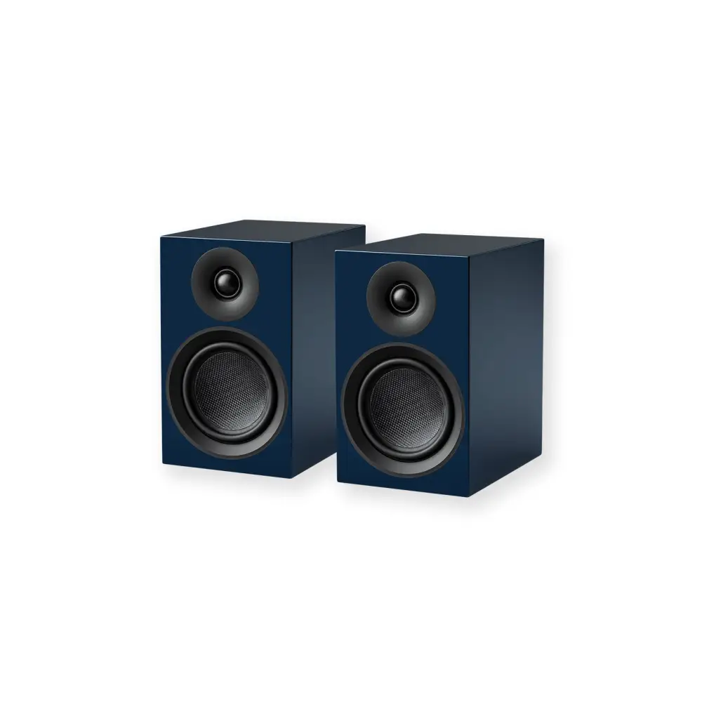 Paar navyblaue pro-ject speaker box 5 e carbon regallautsprecher mit schwarzen stoffgittern für kräftigen bass und präzise bühnenabbildung