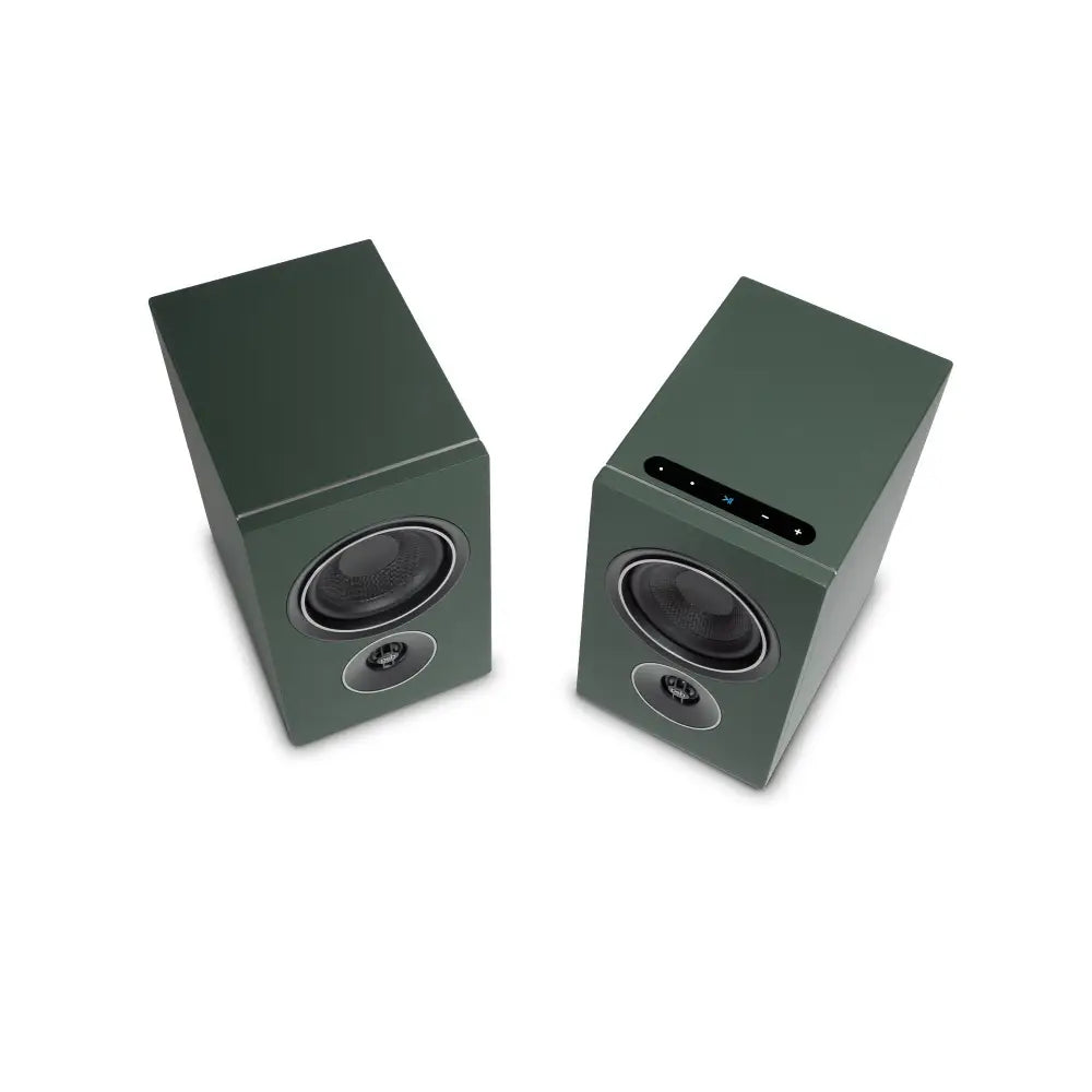 Paar matte olivgrüne cube bookshelf lautsprecher psb iq2 mit bluetooth aptx adaptive und slim control panel vorne