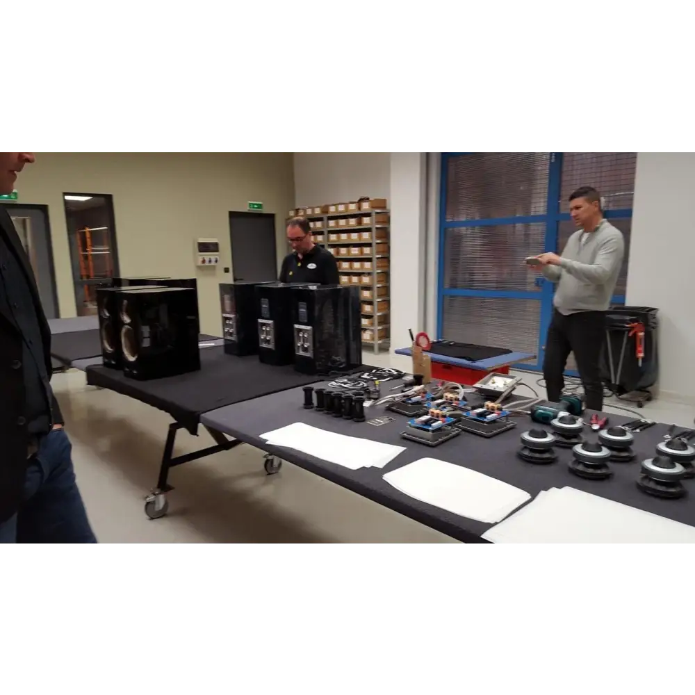 Audioequipment und elektronische Komponenten beim Triangle Werksbesuch 2015 für besten Klang