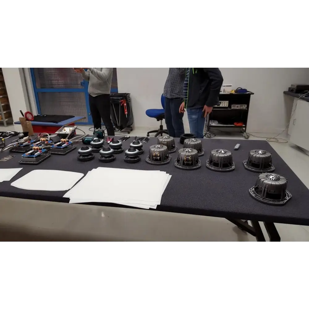 Audio Komponenten für beste Klangqualität bei Triangle Werksbesuch, paar photos, Hifi