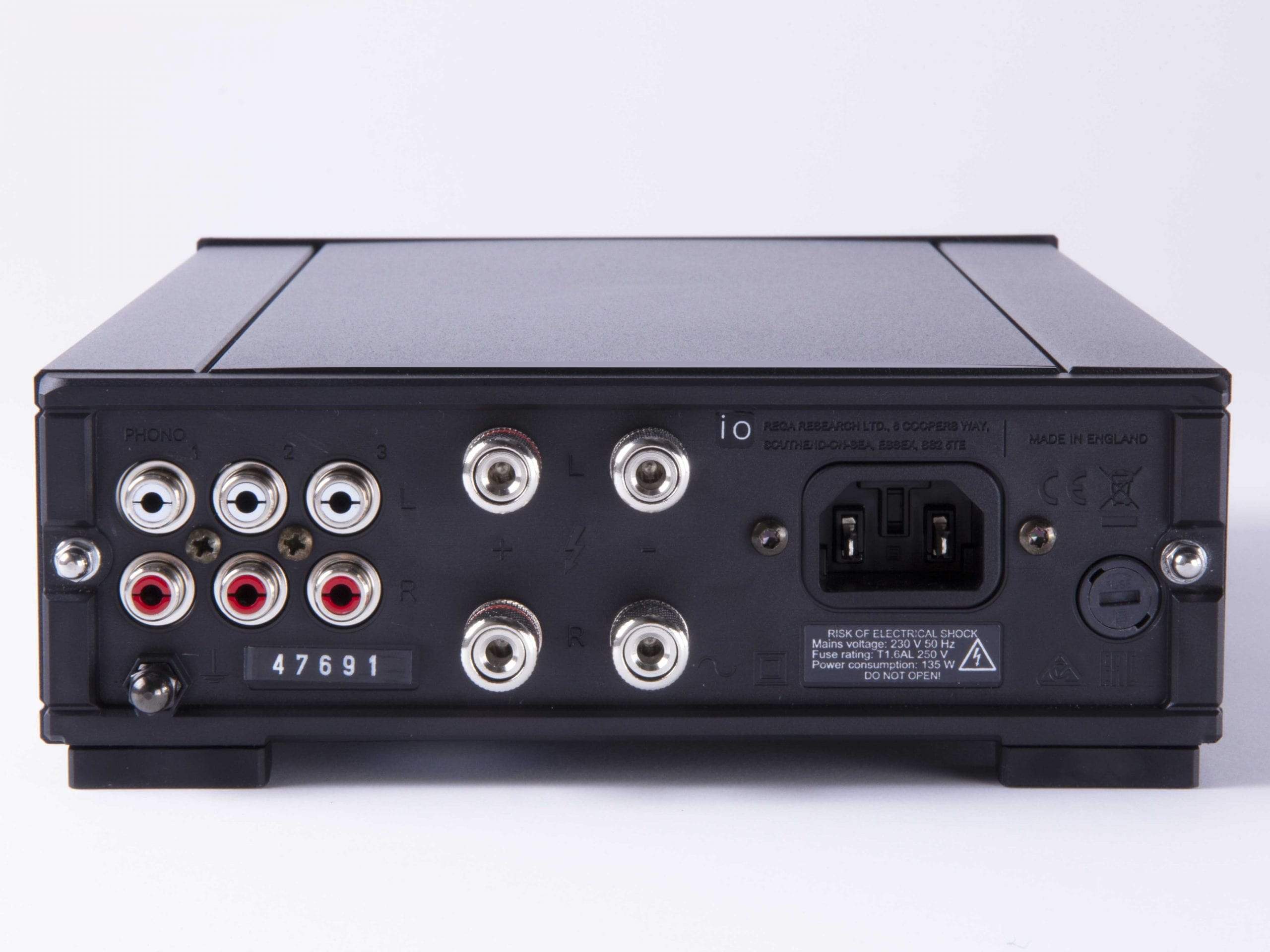 Rega IO Vollverstärker mit Phono MM