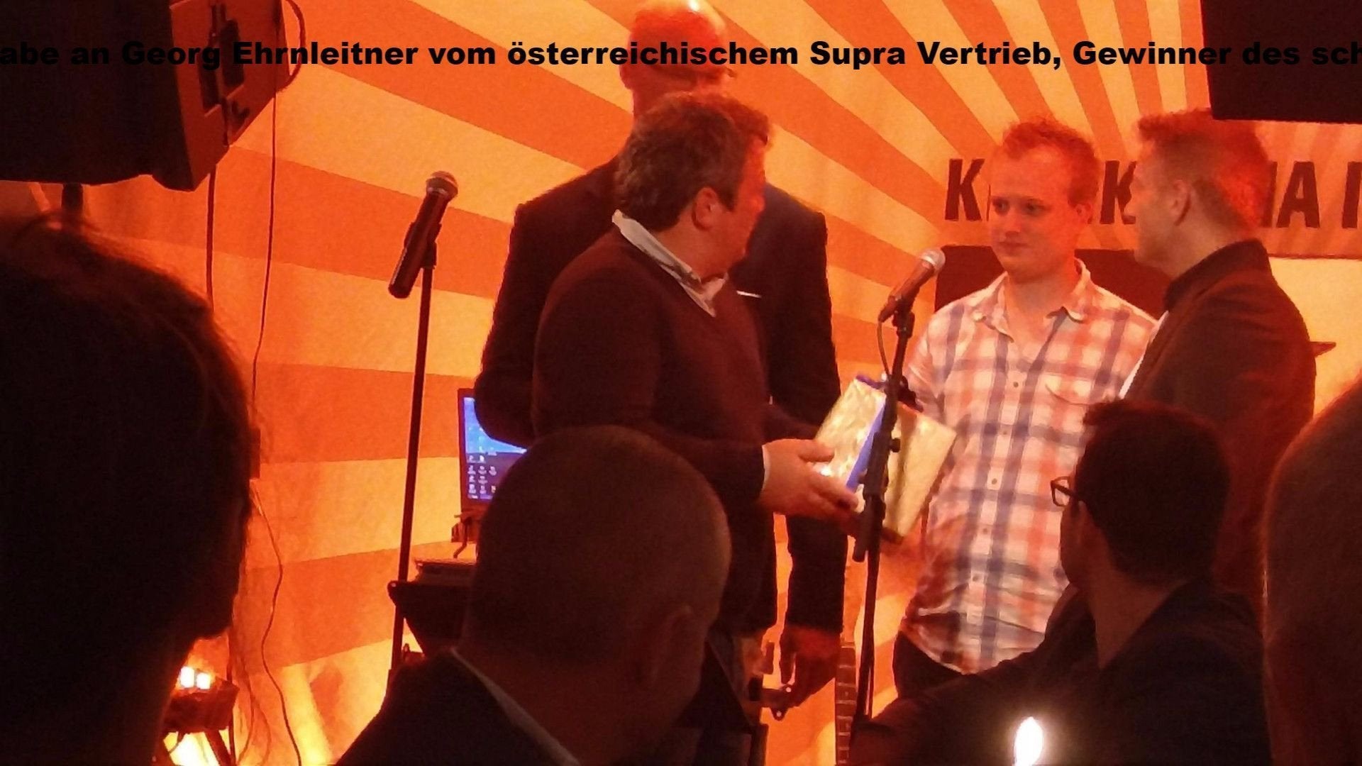 Supra ZUBEHÖR zur KLANG- und BILDOPTIMIERUNG Supra Cables Schweden 40 Jahre Feier und Schulung
