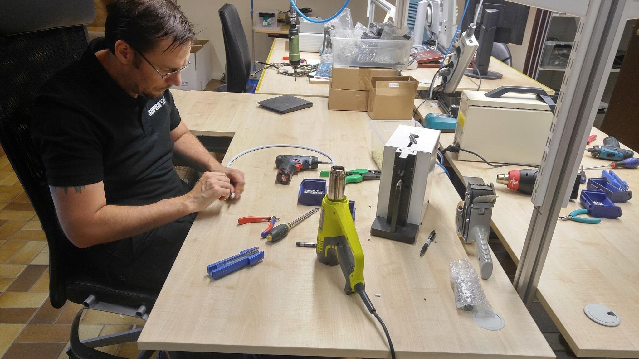 Supra ZUBEHÖR zur KLANG- und BILDOPTIMIERUNG Supra Cables Schweden 40 Jahre Feier und Schulung